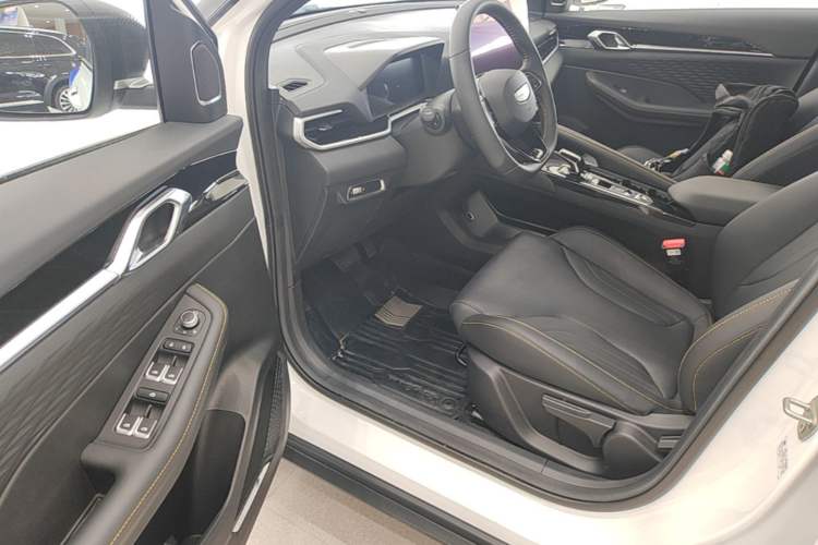 Used Geely Auto Coolray 2025 Bin Yue L 1.5TD DCT Star Diamond Driver Seat