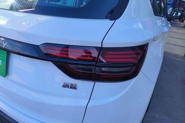 Used Geely Auto Coolray 2025 Model 1.5L CVT Superpower Edition MAX Exterior 3
