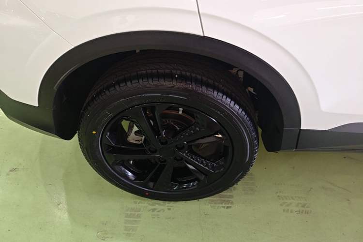 Used Geely Auto Coolray 2025 Bin Yue L 1.5T DCT Starlight Edition Exterior 5