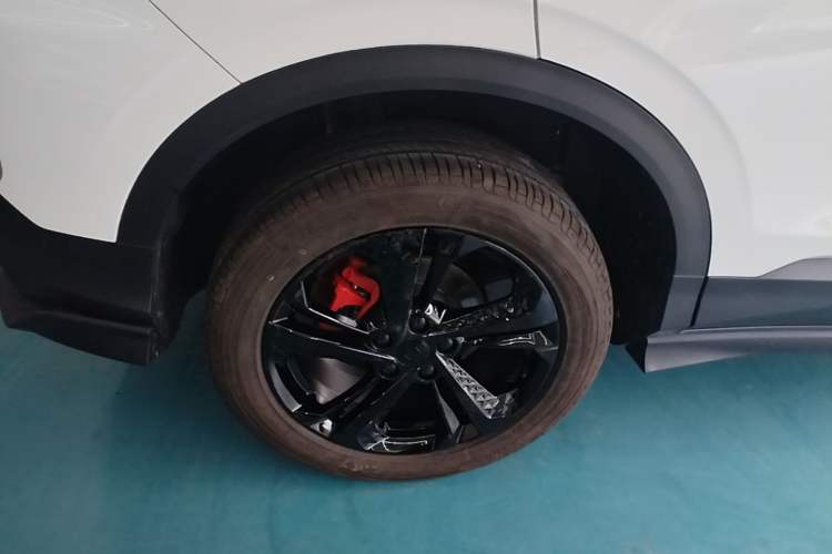 Used Geely Auto Coolray 2025 Model Bin Yue L 1.5TD DCT Battle Exterior 5