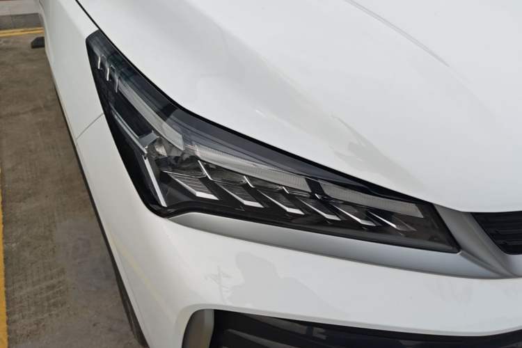 Used Geely Auto Coolray 2025 Bin Yue L 1.5T DCT Starlight Edition Exterior 6