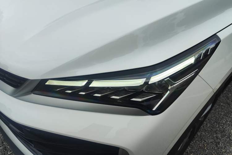 Used Geely Auto Coolray 2025 Bin Yue L 1.5TD DCT Star Diamond Exterior 6