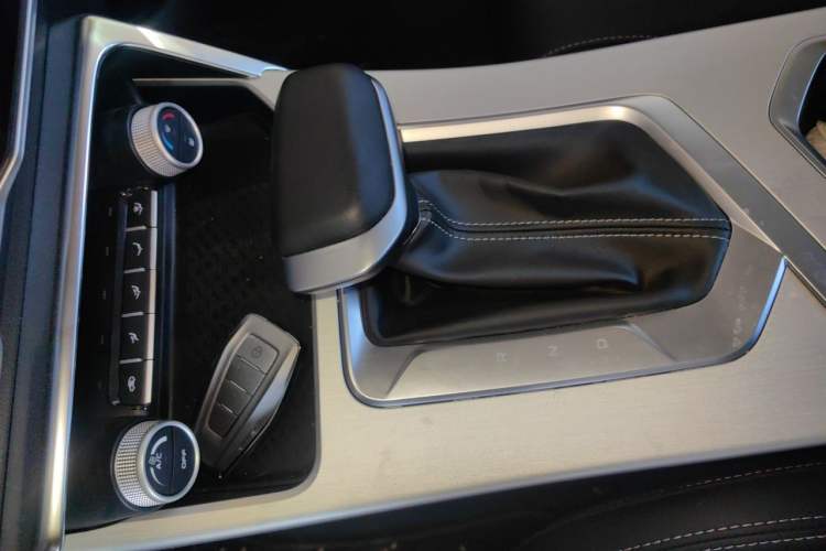 Used Geely Auto Coolray 2025 1.5L CVT Super Edition Gear Lever