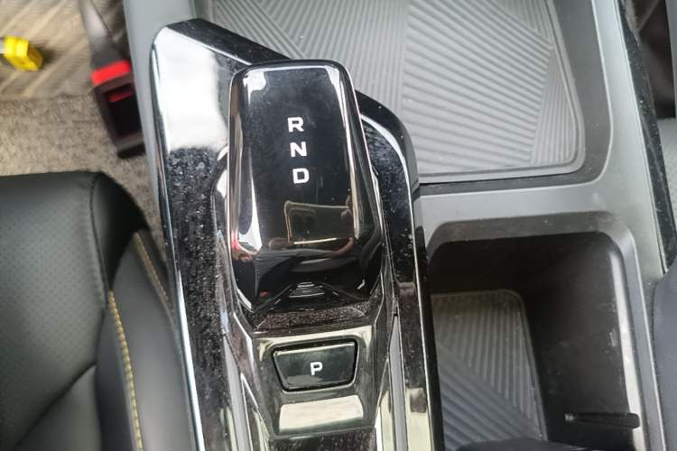 Used Geely Auto Coolray 2025 Bin Yue L 1.5T DCT Starlight Edition Gear Lever