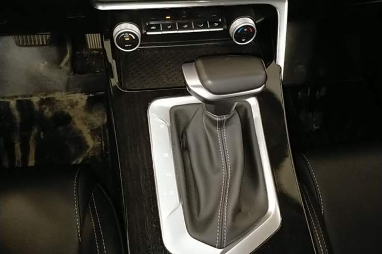 Used Geely Auto Coolray 2025 Model 1.5L CVT Superpower Edition MAX Gear Lever