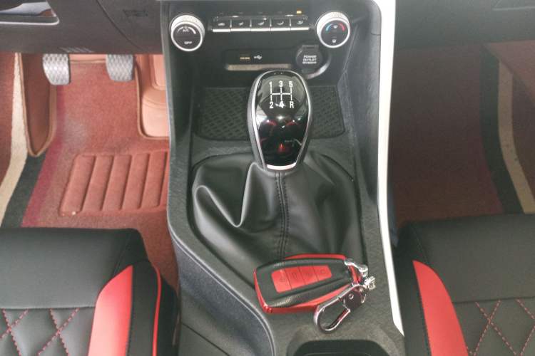 Used Geely Auto Coolray 2025 1.5L Manual Supercharged Edition Gear Lever