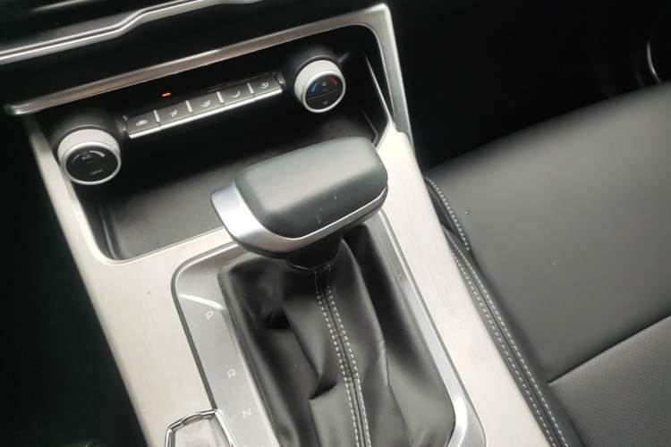 Used Geely Auto Coolray 2025 1.5L CVT Super Edition Gear Lever
