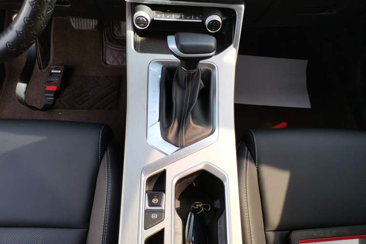 Used Geely Auto Coolray 2025 1.5L CVT Super Edition Gear Lever