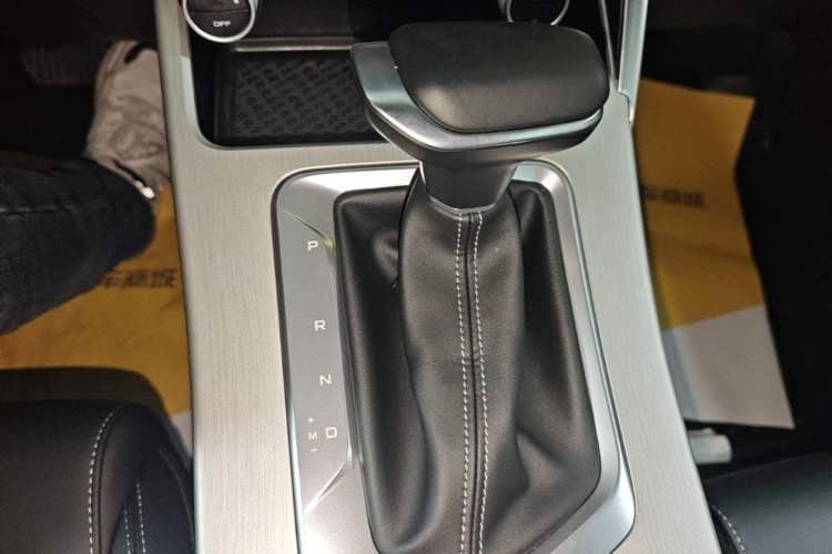 Used Geely Auto Coolray 2025 1.5L CVT Super Edition Gear Lever