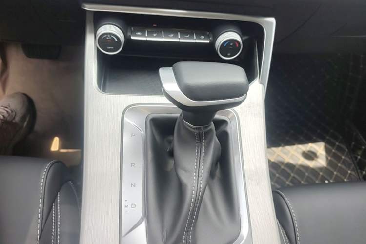 Used Geely Auto Coolray 2025 1.5L CVT Super Edition Gear Lever