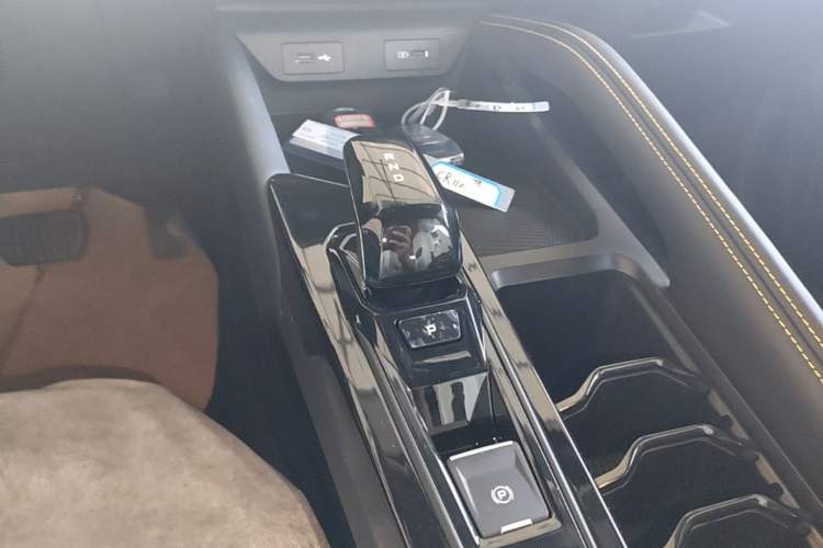 Used Geely Auto Coolray 2025 Bin Yue L 1.5TD DCT Beyond Edition Gear Lever