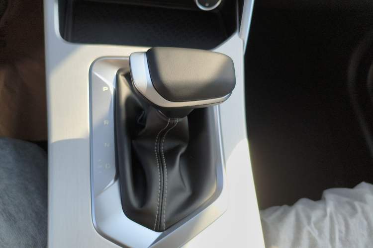 Used Geely Auto Coolray 2025 1.5L CVT Super Edition Gear Lever