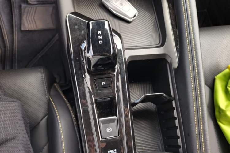Used Geely Auto Coolray 2025 Bin Yue L 1.5T DCT Starlight Edition Gear Lever