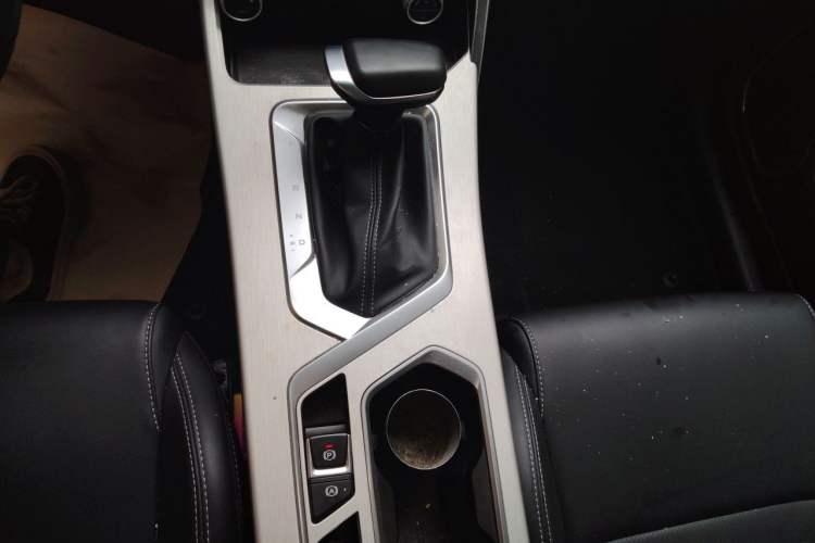 Used Geely Auto Coolray 2025 1.5L CVT Super Edition Gear Lever