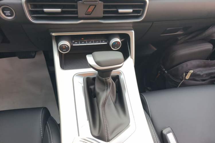 Used Geely Auto Coolray 2025 1.5L CVT Super Edition Gear Lever
