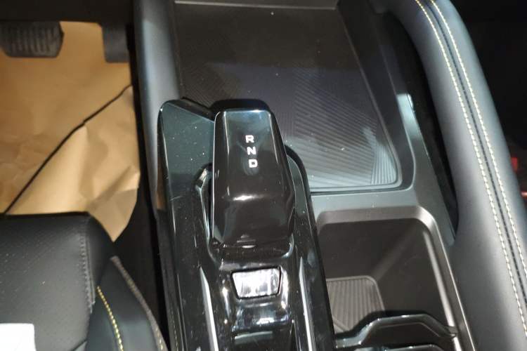 Used Geely Auto Coolray 2025 Bin Yue L 1.5TD DCT Beyond Edition Gear Lever