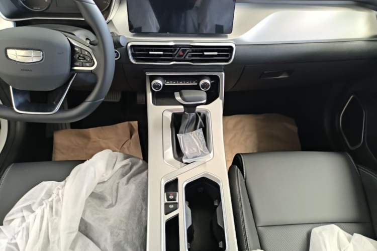 Used Geely Auto Coolray 2025 1.5L CVT Super Edition Gear Lever