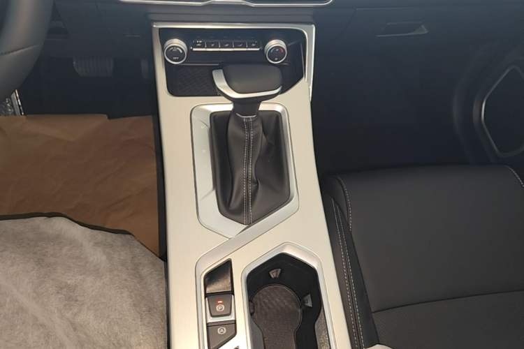 Used Geely Auto Coolray 2025 1.5L CVT Super Edition Gear Lever