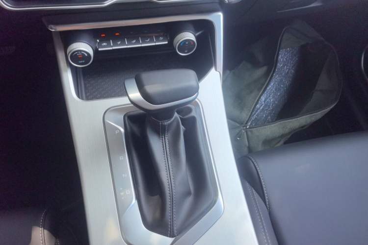 Used Geely Auto Coolray 2025 1.5L CVT Super Edition Gear Lever