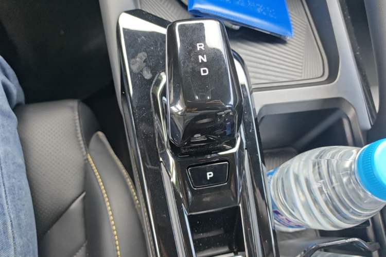 Used Geely Auto Coolray 2025 Bin Yue L 1.5T DCT Starlight Edition Gear Lever