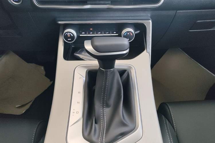 Used Geely Auto Coolray 2025 1.5L CVT Super Edition Gear Lever
