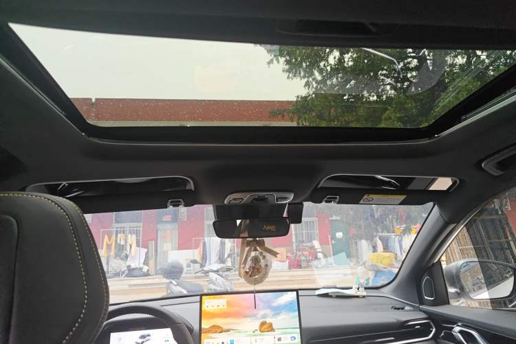 Used Geely Auto Coolray 2025 Bin Yue L 1.5T DCT Starlight Edition Headliner