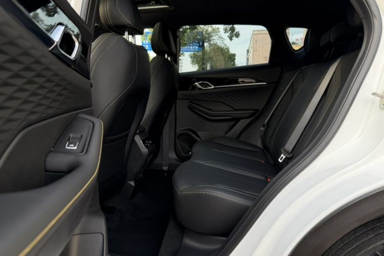 Used Geely Auto Coolray 2025 Bin Yue L 1.5T DCT Starlight Edition Interior 2