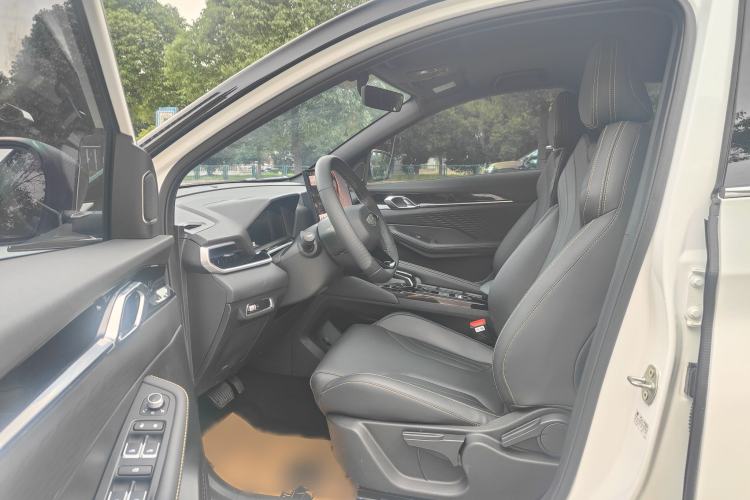 Used Geely Auto Coolray 2025 Bin Yue L 1.5TD DCT Star Diamond Interior 2