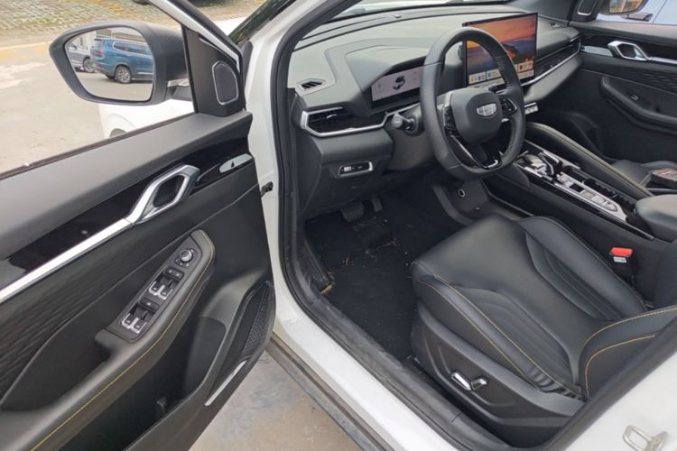 Used Geely Auto Coolray 2025 Bin Yue L 1.5T DCT Starlight Edition Interior 3