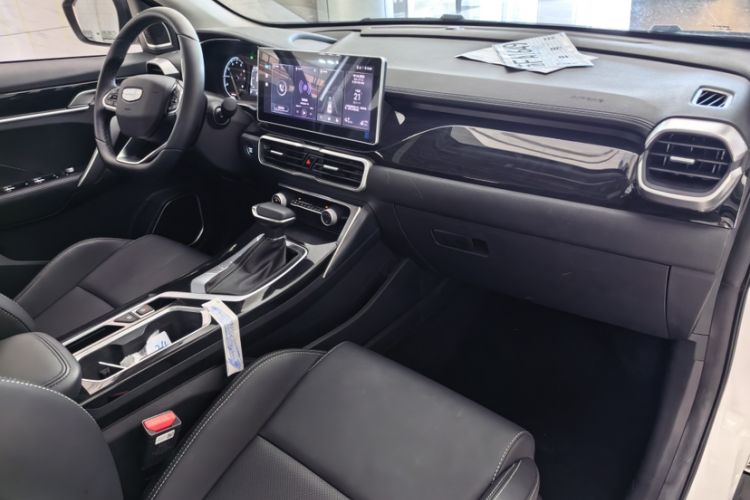 Used Geely Auto Coolray 2025 Model 1.5L CVT Superpower Edition MAX Interior 3