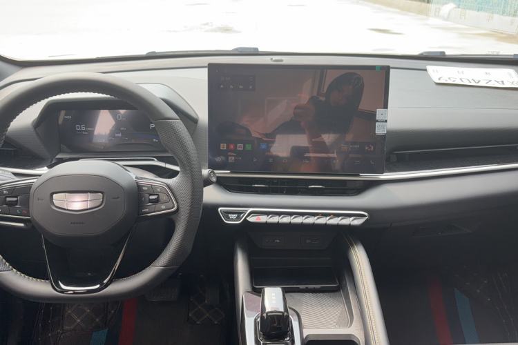 Used Geely Auto Coolray 2025 Bin Yue L 1.5TD DCT Star Diamond Interior 3