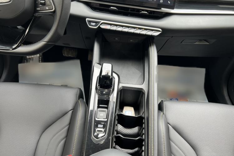 Used Geely Auto Coolray 2025 Bin Yue L 1.5TD DCT Star Diamond Interior 4