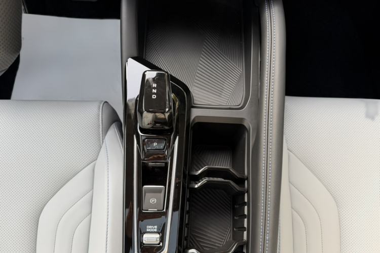 Used Geely Auto Coolray 2025 Bin Yue L 1.5T DCT Starlight Edition Interior 4