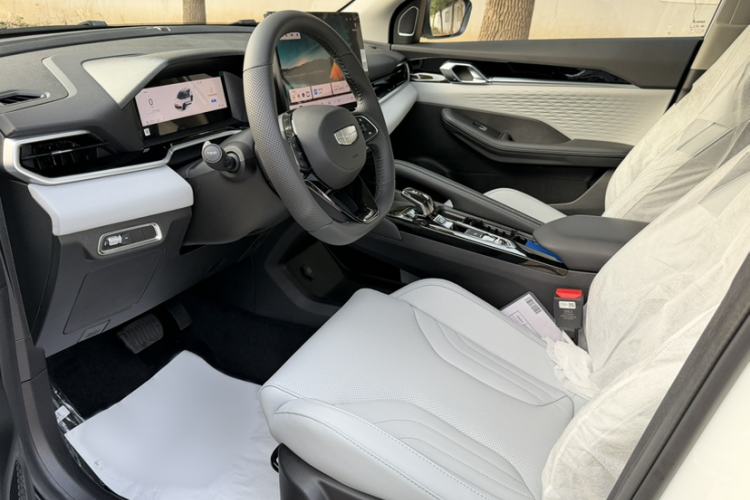 Used Geely Auto Coolray 2025 Bin Yue L 1.5T DCT Starlight Edition Interior 5