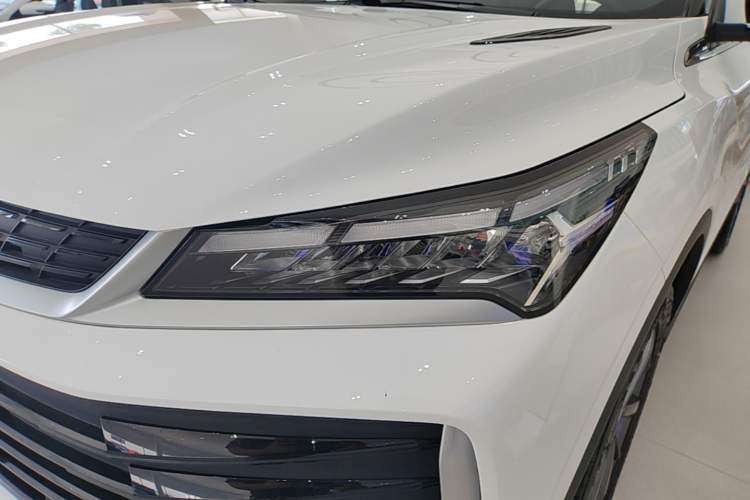 Used Geely Auto Coolray 2025 Bin Yue L 1.5TD DCT Star Diamond Left Front Headlight