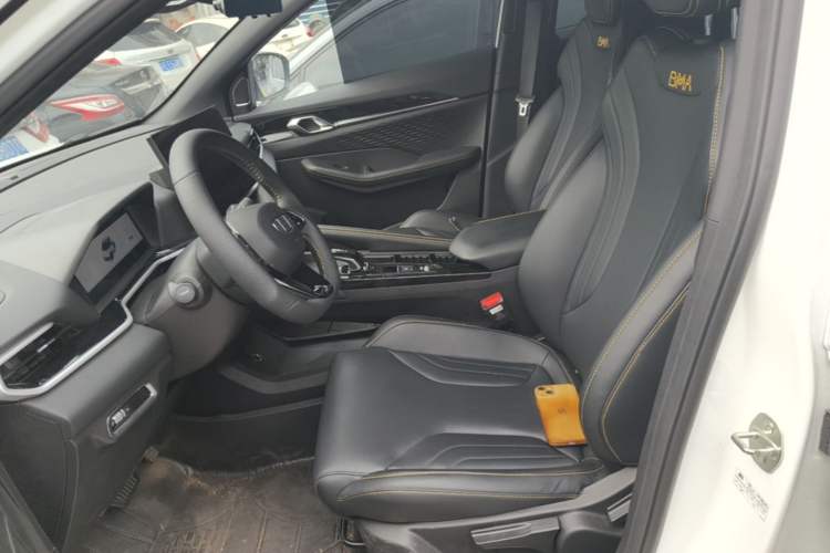 Used Geely Auto Coolray 2025 Bin Yue L 1.5T DCT Starlight Edition Left Front Seat