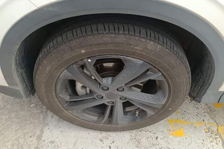 Used Geely Auto Coolray 2025 Bin Yue L 1.5T DCT Starlight Edition Left Front Wheel Hub