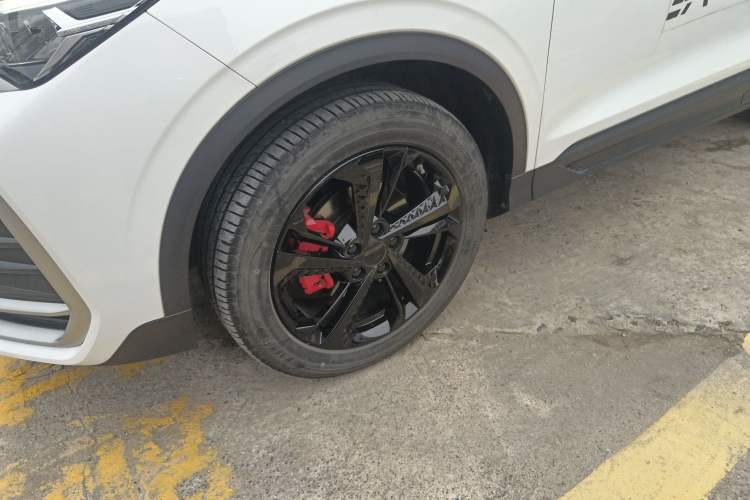 Used Geely Auto Coolray 2025 Bin Yue L 1.5T DCT Starlight Edition Left Front Wheel Hub