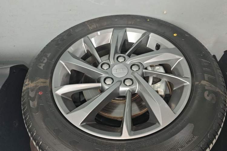 Used Geely Auto Coolray 2025 1.5L CVT Super Edition Left Front Wheel Hub