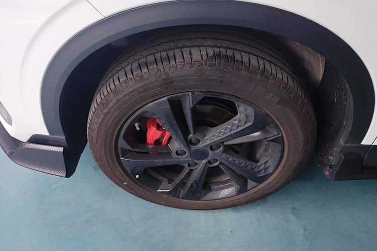 Used Geely Auto Coolray 2025 Model Bin Yue L 1.5TD DCT Battle Left Front Wheel Hub