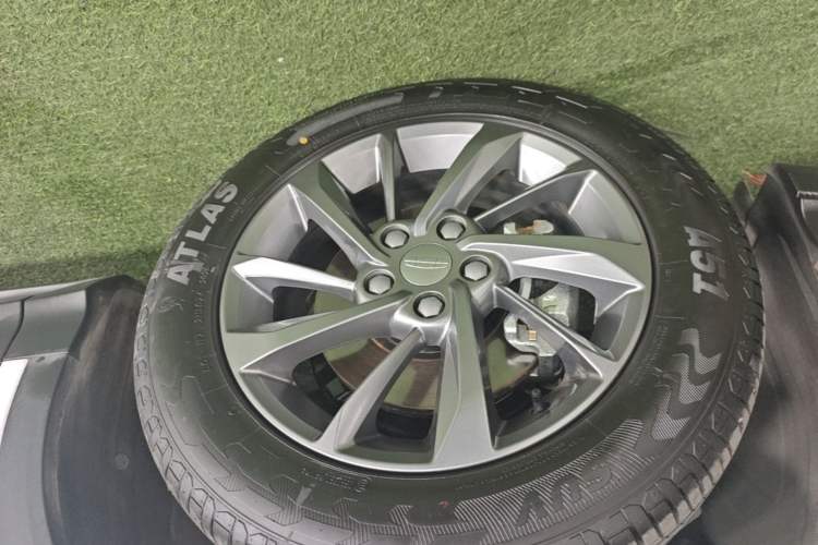 Used Geely Auto Coolray 2025 Model 1.5L CVT Superpower Edition MAX Left Front Wheel Hub
