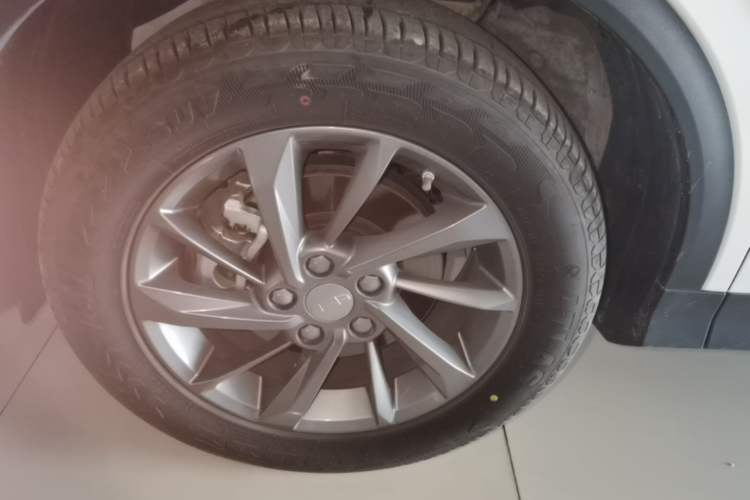 Used Geely Auto Coolray 2025 Bin Yue L 1.5TD DCT Star Diamond Left Front Wheel Hub