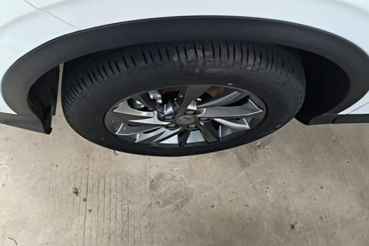 Used Geely Auto Coolray 2025 1.5L CVT Super Edition Left Front Wheel Hub
