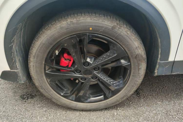 Used Geely Auto Coolray 2025 Bin Yue L 1.5T DCT Starlight Edition Left Front Wheel Hub