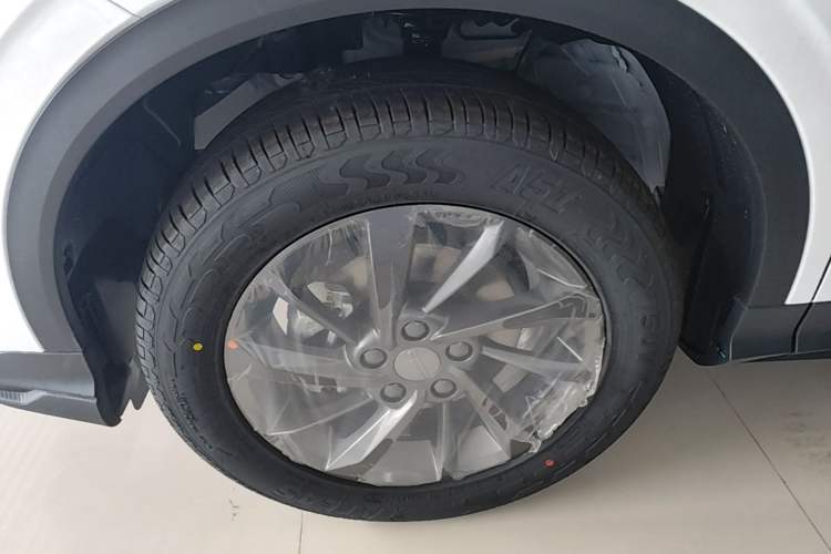 Used Geely Auto Coolray 2025 1.5L CVT Super Edition Left Front Wheel Hub