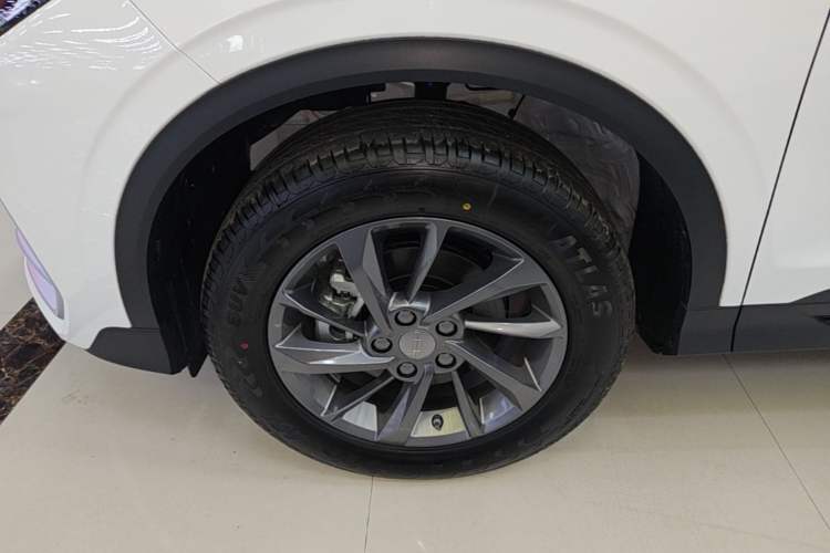 Used Geely Auto Coolray 2025 Bin Yue L 1.5TD DCT Beyond Edition Left Front Wheel Hub