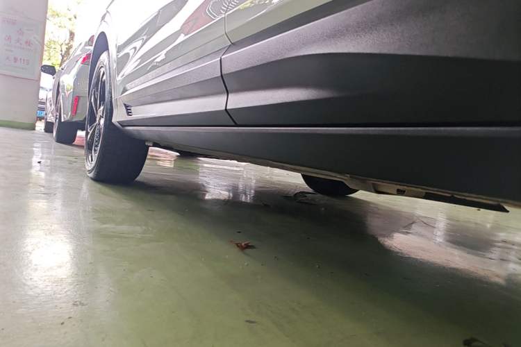 Used Geely Auto Coolray 2025 Bin Yue L 1.5T DCT Starlight Edition Left Side Sill