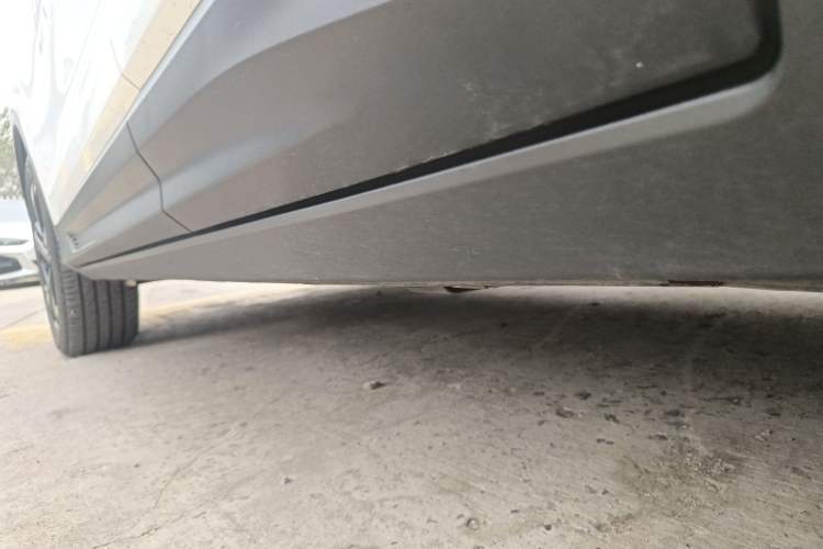 Used Geely Auto Coolray 2025 Bin Yue L 1.5T DCT Starlight Edition Left Side Sill