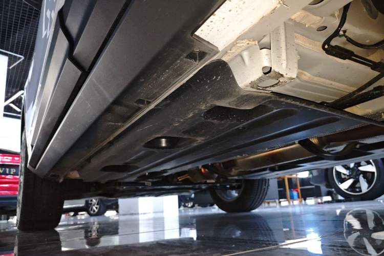 Used Geely Auto Coolray 2025 Bin Yue L 1.5TD DCT Star Diamond Left Side Sill