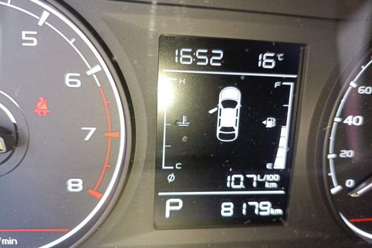 Used Geely Auto Coolray 2025 1.5L CVT Super Edition Odometer Close Up